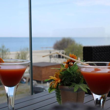 Golden Shell Apartment Mamaia Nord Navodari Bagian luar foto