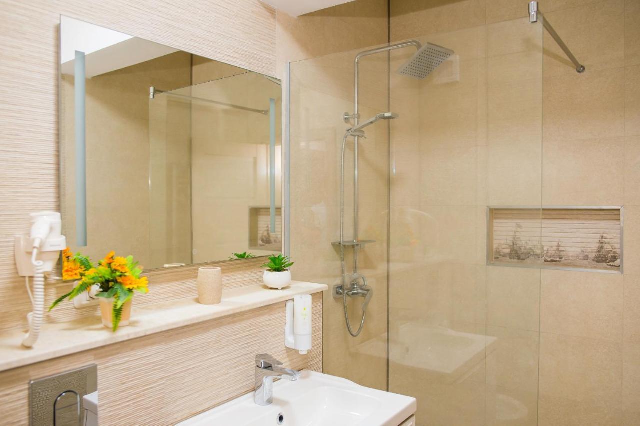 Golden Shell Apartment Mamaia Nord Navodari Bagian luar foto